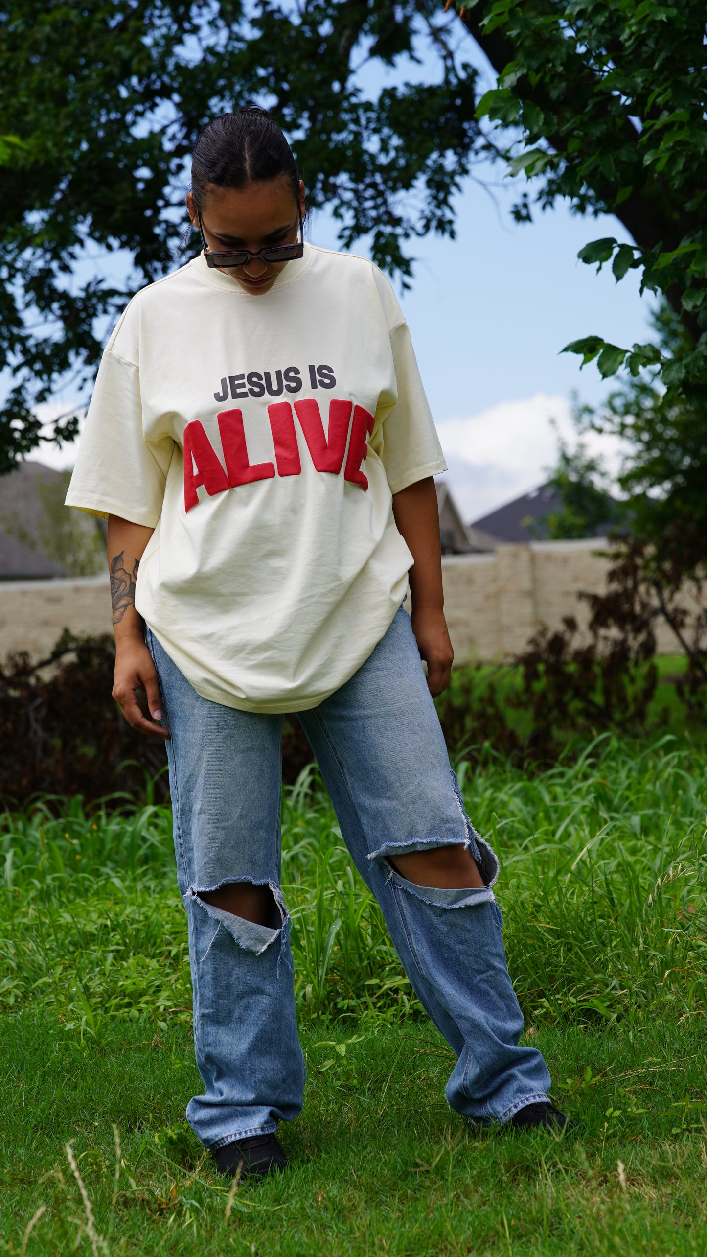 Jesus is alive tee