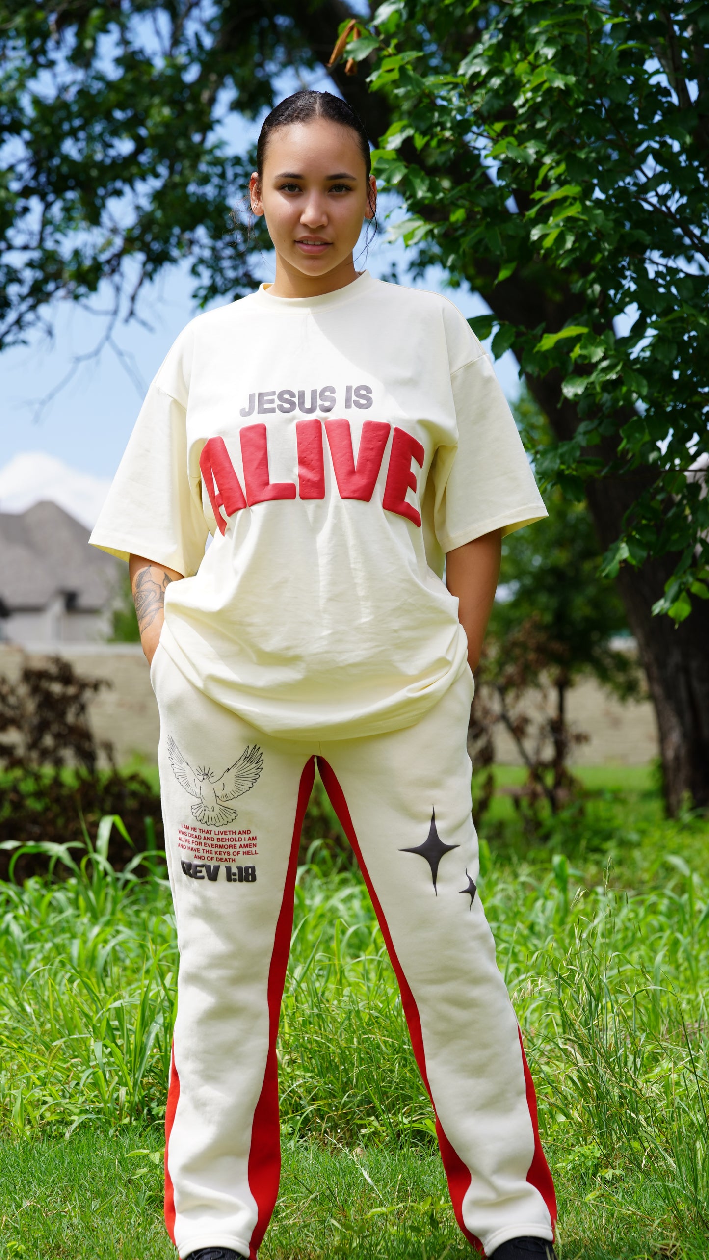 Jesus is alive tee